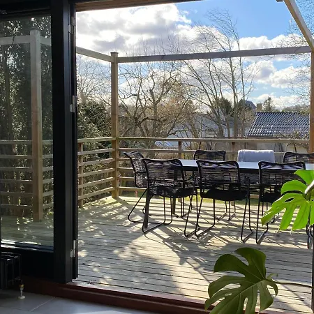 Cheerful 4-bedroom Home, Close To Lakes Villa *