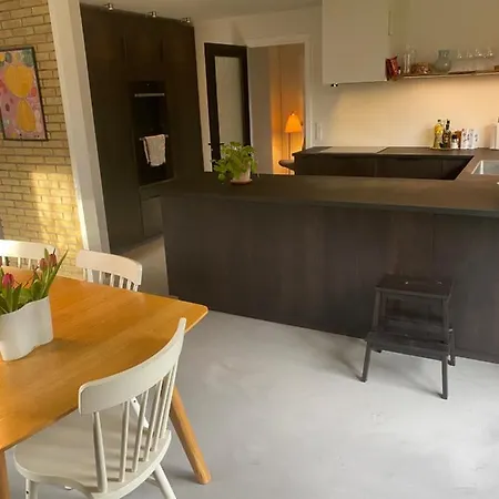 Villa Cheerful House, Close To Lakes *