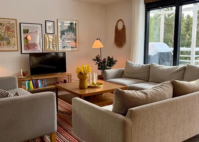 Vila Cheerful House, Close To Lakes *